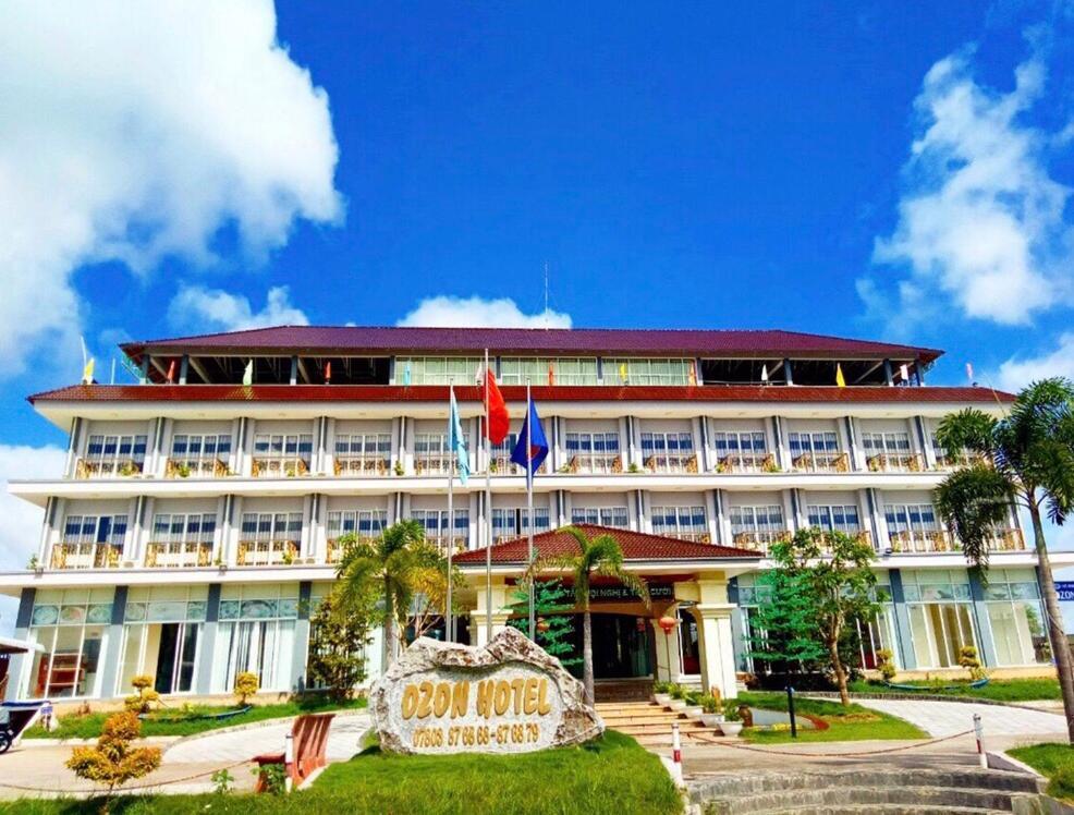 Ozon Hotel Nam Can Ngoại thất bức ảnh